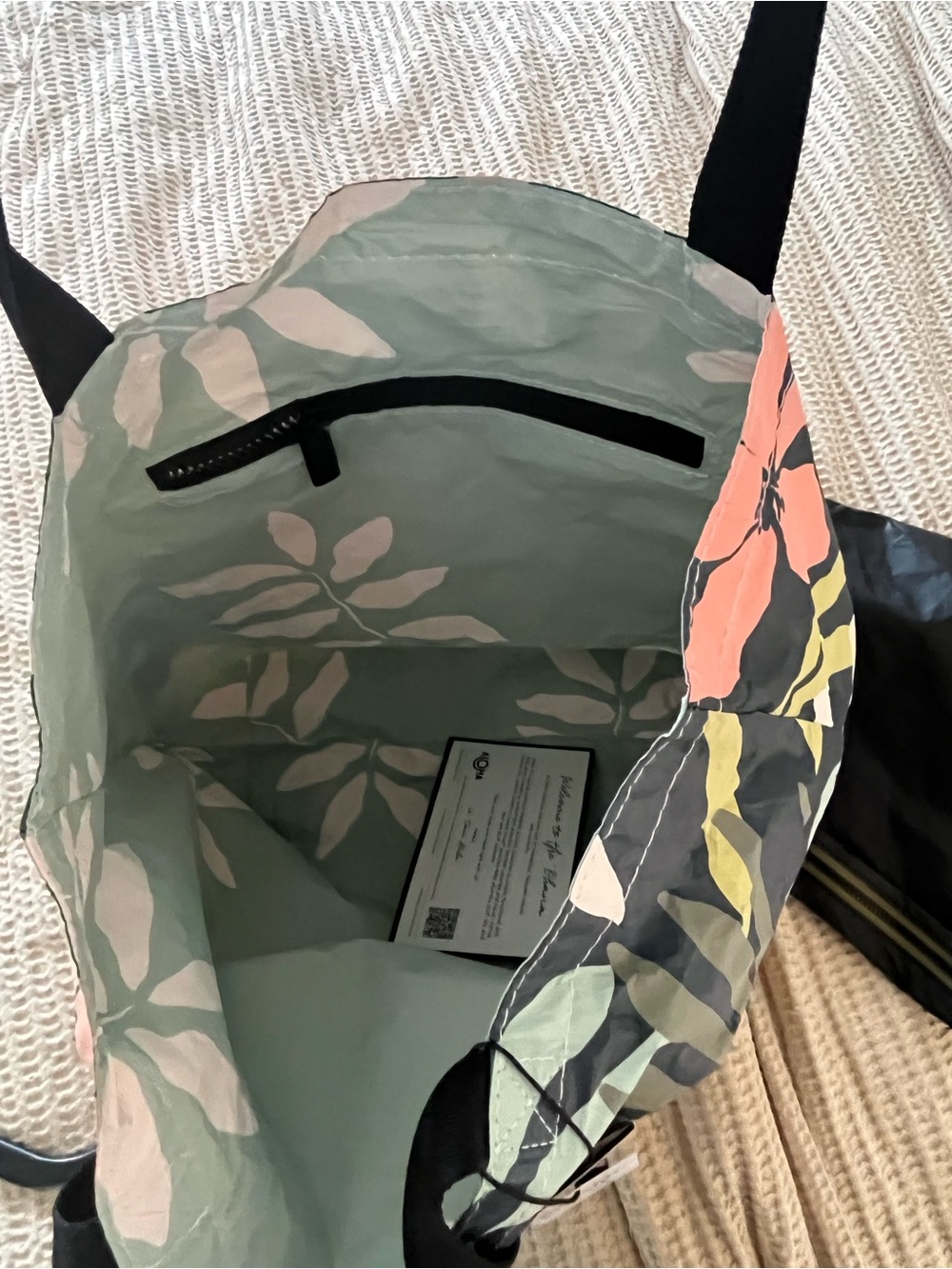 ALOHA Collection "Flora Reversible Tote Eve" NWT - Picture 7 of 7